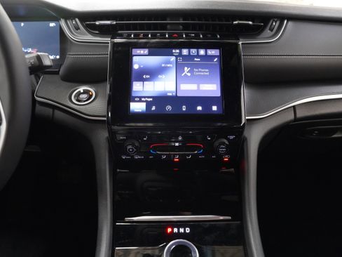 Used 2025 Jeep Grand Cherokee Altitude image 22