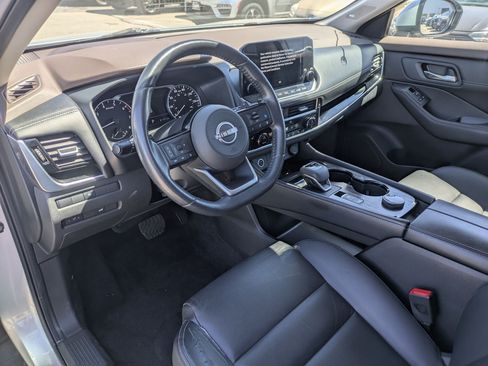 Used 2023 Nissan Rogue SL w/ SL Premium Package AWD/4WD image 16
