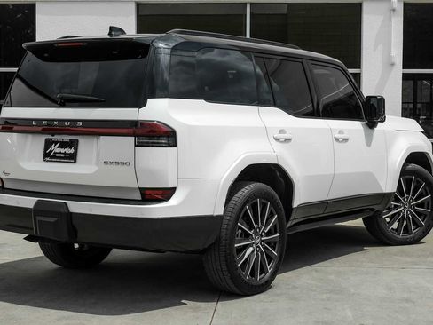 Used 2025 Lexus GX 550 w/ Accessory Package (Z1) AWD/4WD image 9