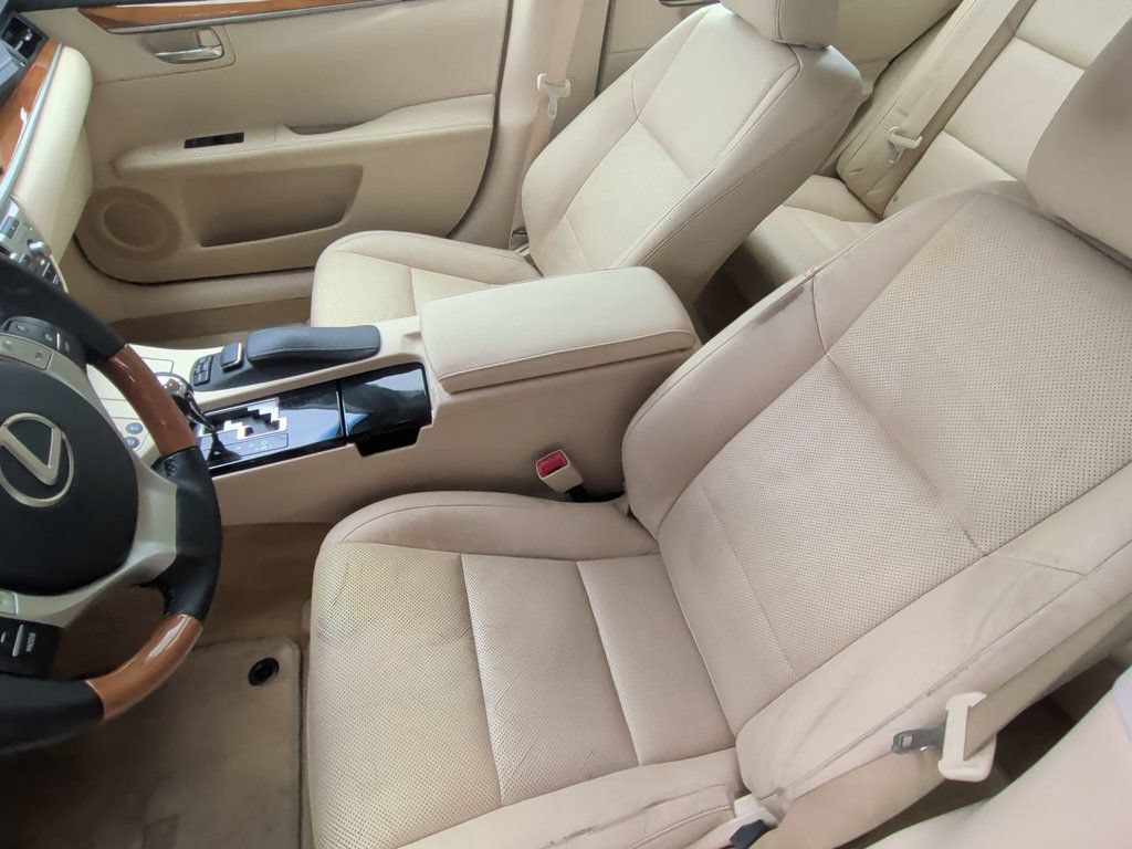 Used 2014 Lexus ES 300h w/ Luxury Package w/Bamboo Trim FWD image 14