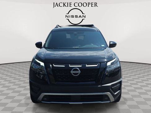 Used 2024 Nissan Pathfinder Rock Creek AWD/4WD image 2