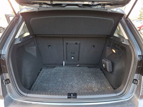 Used 2022 Volkswagen Taos SE w/ Panoramic Sunroof Package FWD image 26