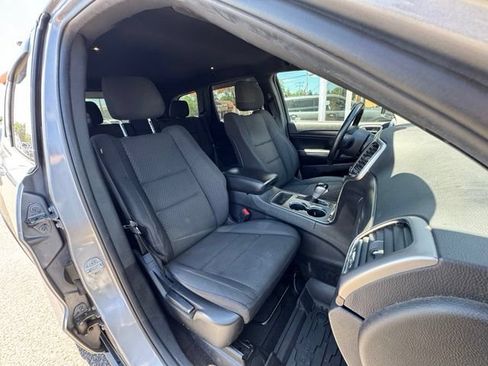 Used 2018 Jeep Grand Cherokee Laredo AWD/4WD image 11