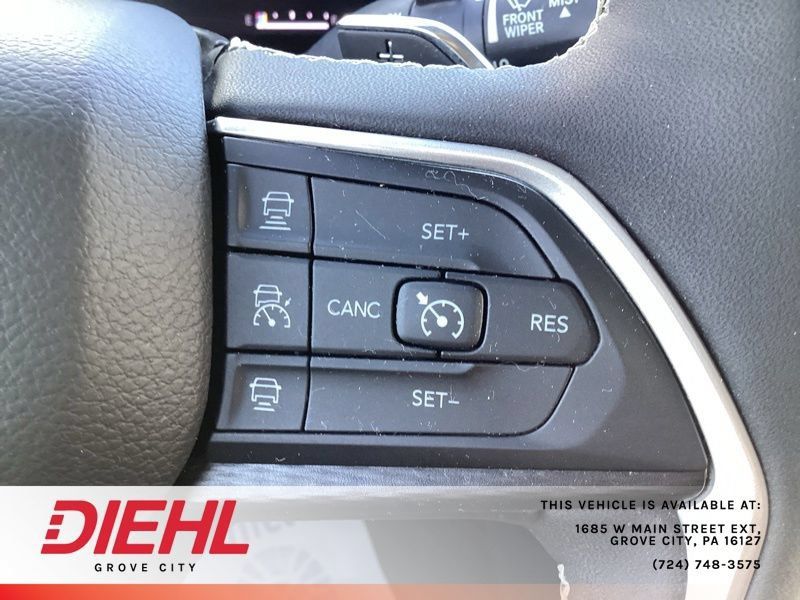 Used 2023 Jeep Grand Cherokee L Laredo w/ Luxury Tech Group I AWD/4WD image 32