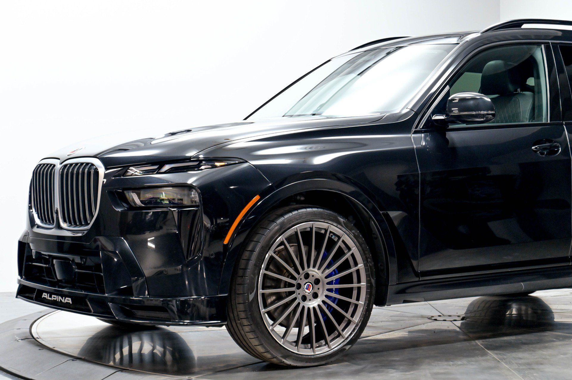Used 2023 BMW ALPINA XB7 AWD/4WD image 4
