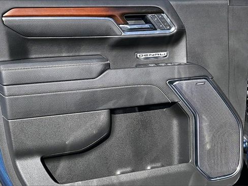 Used 2025 GMC Sierra 1500 Denali w/ Technology Package image 17