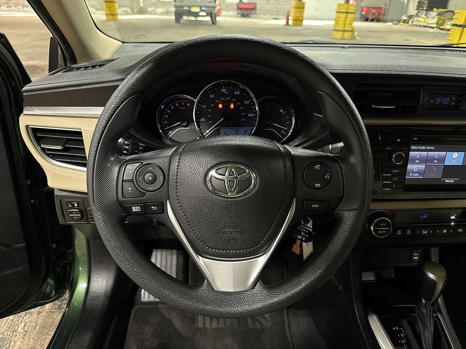 Used 2015 Toyota Corolla LE FWD image 18