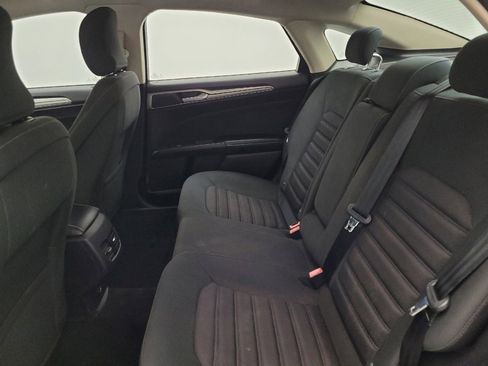 Used 2018 Ford Fusion SE w/ Fusion SE Technology Package FWD image 18