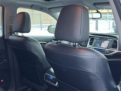 Used 2015 Toyota Highlander Limited image 31