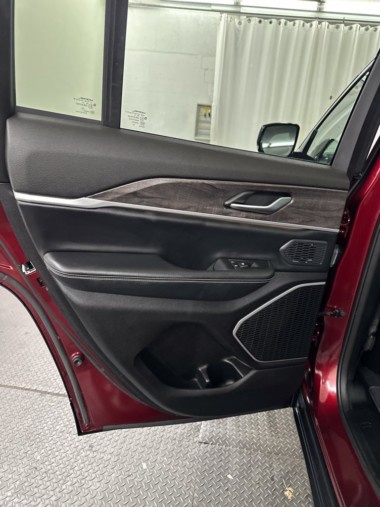 Used 2024 Jeep Grand Cherokee Limited 4xe AWD/4WD image 27