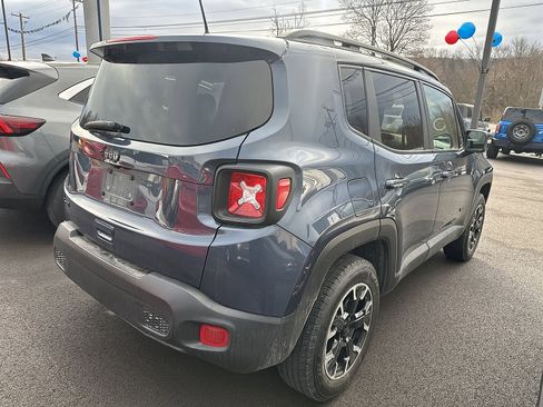 Used 2023 Jeep Renegade Latitude image 2