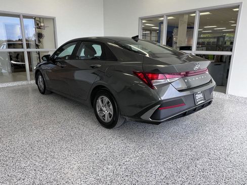 Used 2024 Hyundai Elantra SE FWD image 20