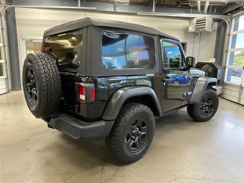 Used 2018 Jeep Wrangler Sport image 6