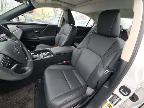 Used 2023 Lexus ES 250 250 w/ Premium Package image 9