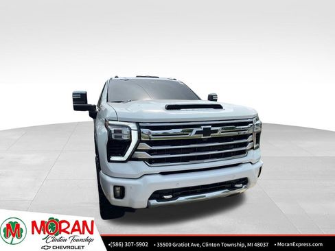 Certified 2025 Chevrolet Silverado 2500 High Country w/ High Country Premium Package AWD/4WD image 9