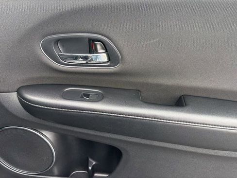 Used 2022 Honda HR-V EX image 38