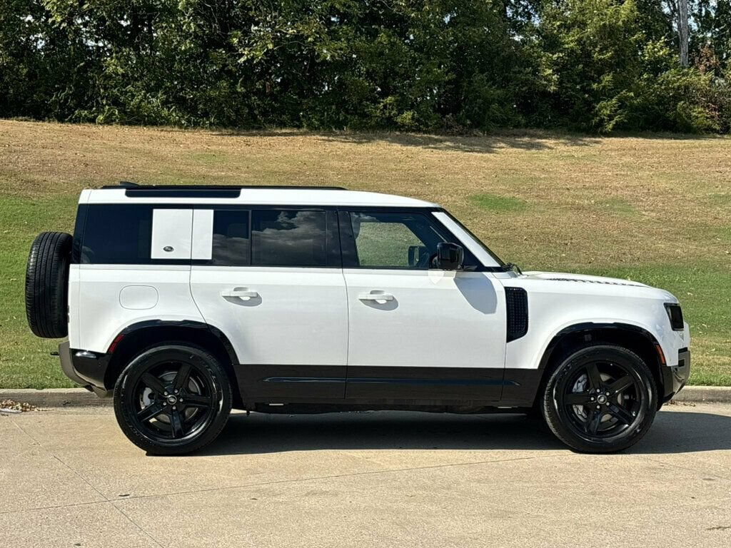 Used 2022 Land Rover Defender 110 X-Dynamic SE AWD/4WD image 8