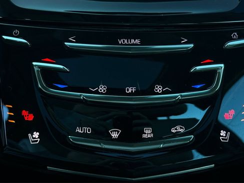 Used 2014 Cadillac XTS Platinum image 31