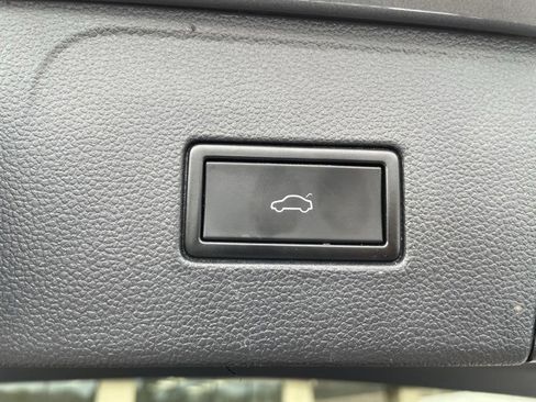 Used 2019 Volkswagen Atlas SEL Premium image 33