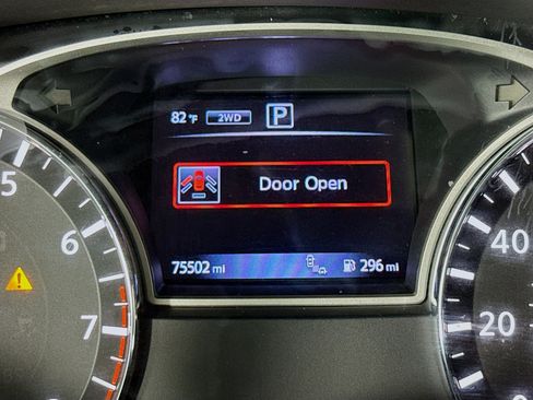 Used 2017 Nissan Pathfinder SL image 15