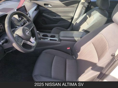 Used 2025 Nissan Altima 2.5 SV FWD image 14