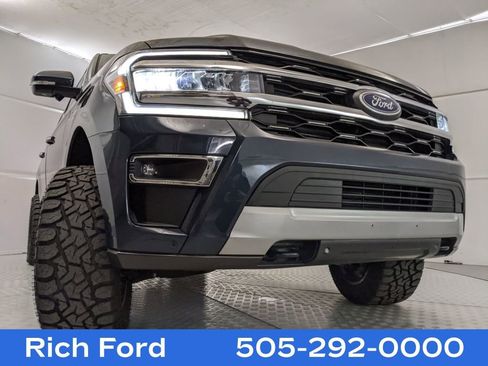 Used 2024 Ford Expedition Limited image 32