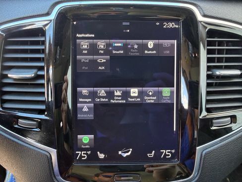 Used 2017 Volvo XC90 T6 Momentum w/ Vision Package image 16