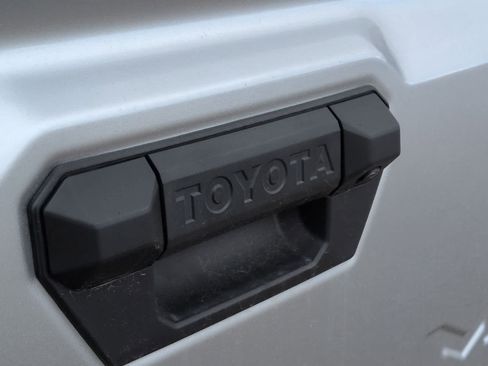 Used 2026 Toyota Tacoma TRD Off-Road AWD/4WD image 10