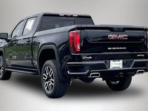 Used 2024 GMC Sierra 1500 AT4 w/ Technology Package AWD/4WD image 4