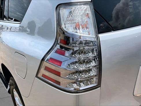 Used 2015 Lexus GX 460 w/ Premium Package AWD/4WD image 29