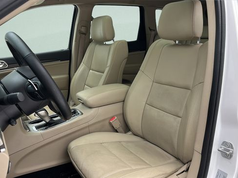 Used 2016 Jeep Grand Cherokee Limited w/ Luxury Group II AWD/4WD image 14