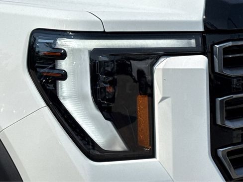 New 2026 GMC Sierra 2500 AT4 w/ AT4 Premium Plus Package AWD/4WD image 19