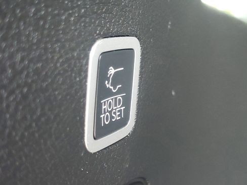 Used 2024 Jeep Wagoneer 4WD image 10