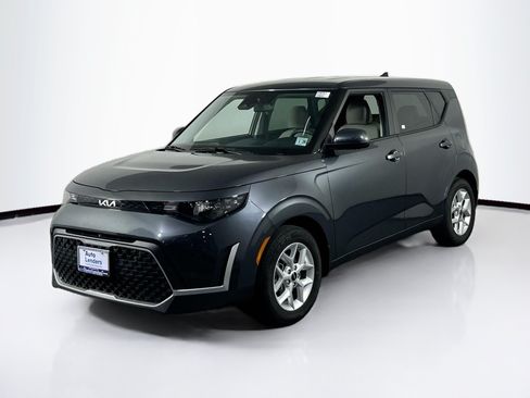 Used 2024 Kia Soul LX w/ Option Group 015 FWD image 1