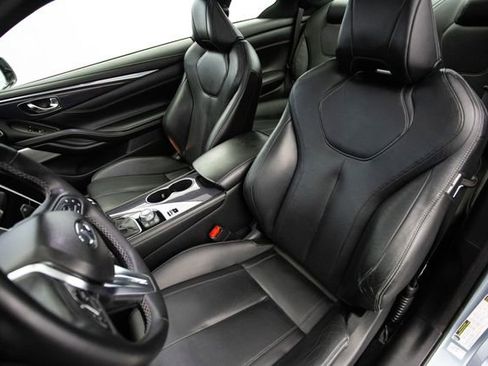 Used 2017 INFINITI Q60 Red Sport 400 image 19