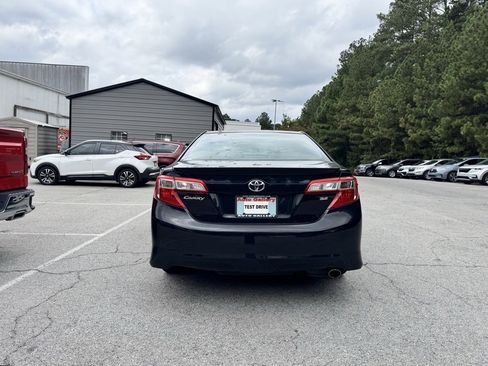 Used 2012 Toyota Camry SE image 3