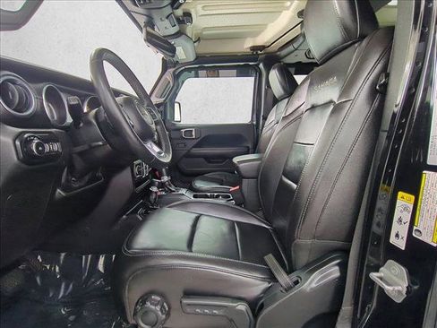 Used 2018 Jeep Wrangler Unlimited Sahara AWD/4WD image 17
