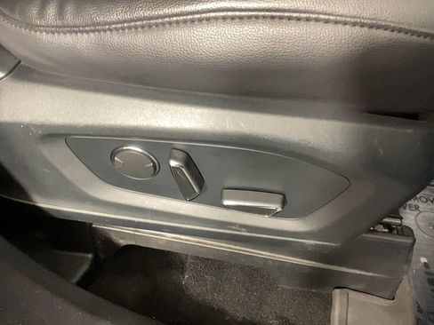 Used 2020 Ford Explorer Limited w/ Equipment Group 310A image 8