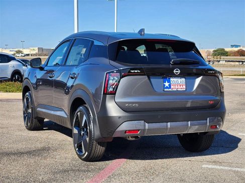 New 2025 Nissan Kicks SR image 4