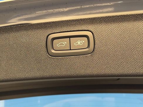 New 2026 Volvo XC90 T8 Plus w/ Protection Package Premier image 6