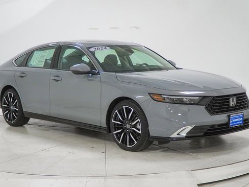 Used 2024 Honda Accord Touring image 13
