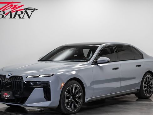 Used 2023 BMW 760i xDrive image 1