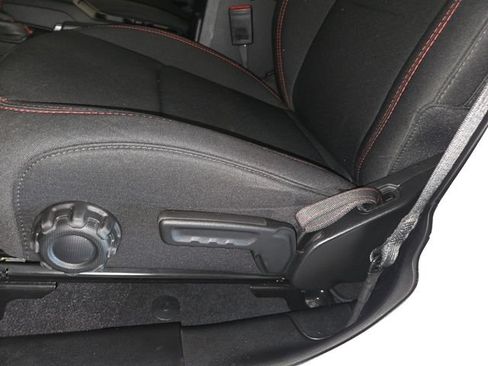 Used 2022 Jeep Wrangler Unlimited Rubicon AWD/4WD image 12