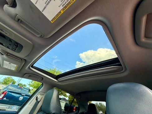 Used 2018 Toyota Camry SE w/ Moonroof Package FWD image 17