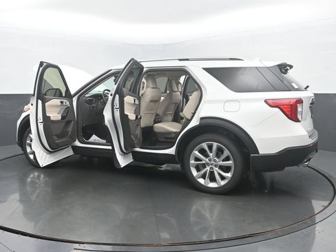Used 2023 Ford Explorer Platinum w/ Technology Package AWD/4WD image 55