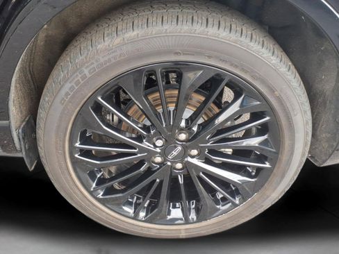 Used 2024 Lincoln Corsair AWD w/ Equipment Group 101A image 16