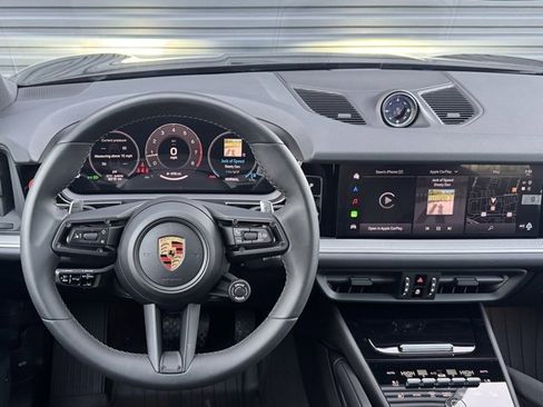 Certified 2024 Porsche Cayenne Coupe image 17