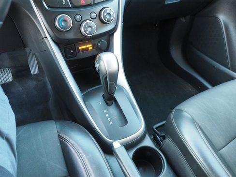 Used 2022 Chevrolet Trax LT w/ Driver Confidence Package image 22