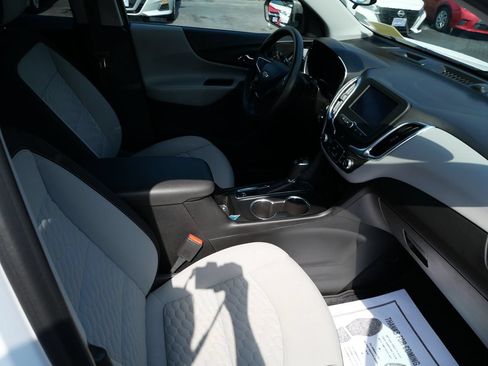 Used 2020 Chevrolet Equinox LS w/ LS Convenience Package AWD/4WD image 27