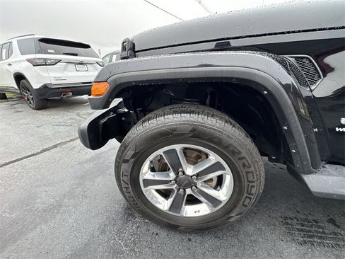 Used 2022 Jeep Wrangler Unlimited Sahara image 10